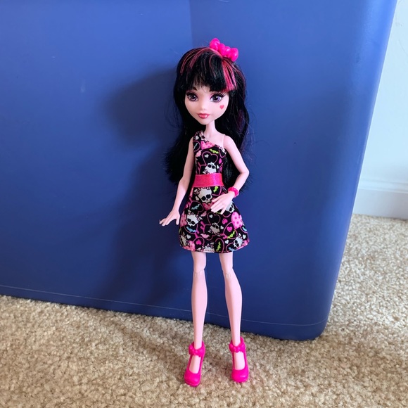 MONSTER HIGH DRACULAURA DOLL - Picture 1 of 6